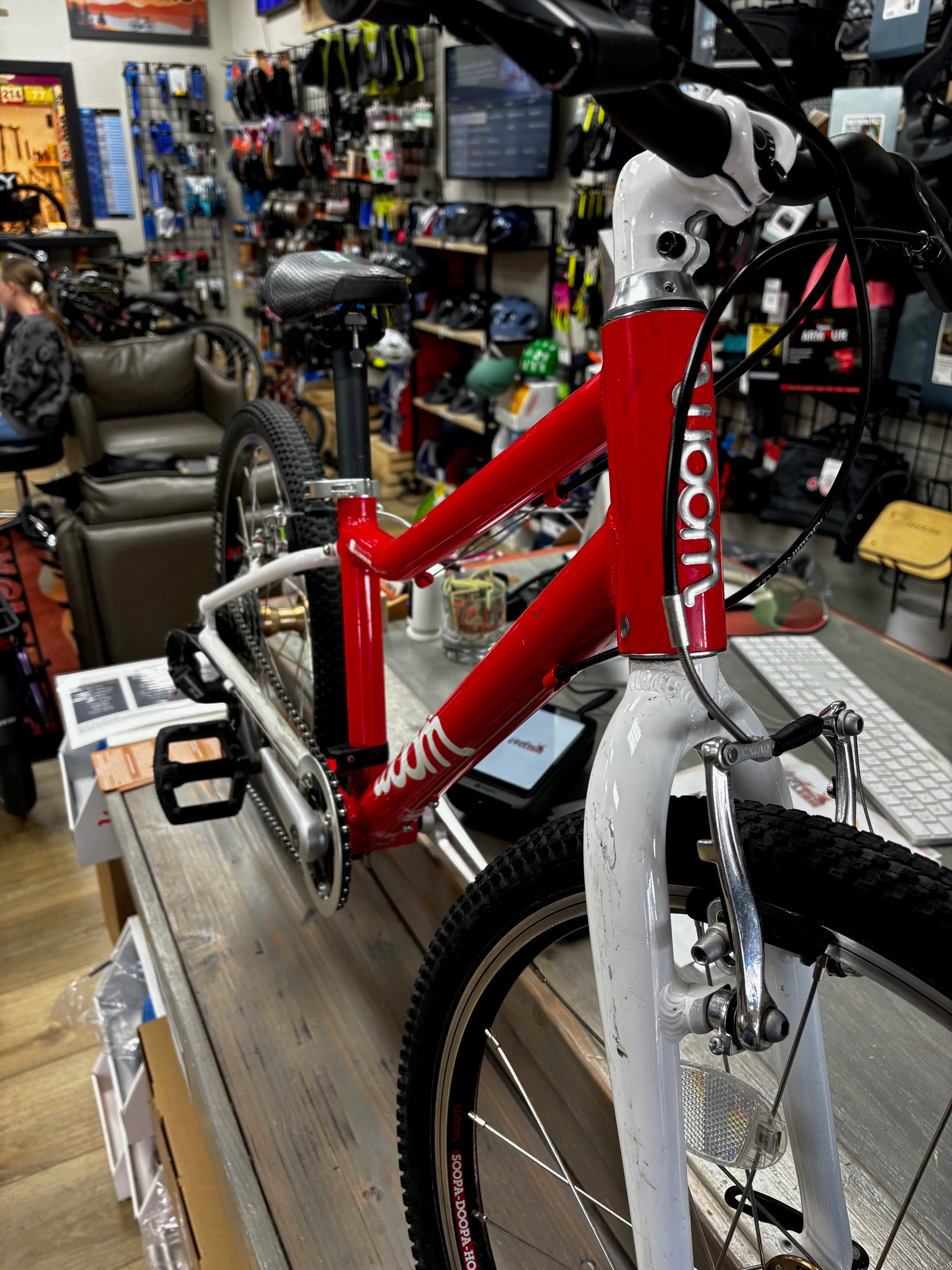 Woom 4 Original, red, scuffed frame/fork, chain in great shape.