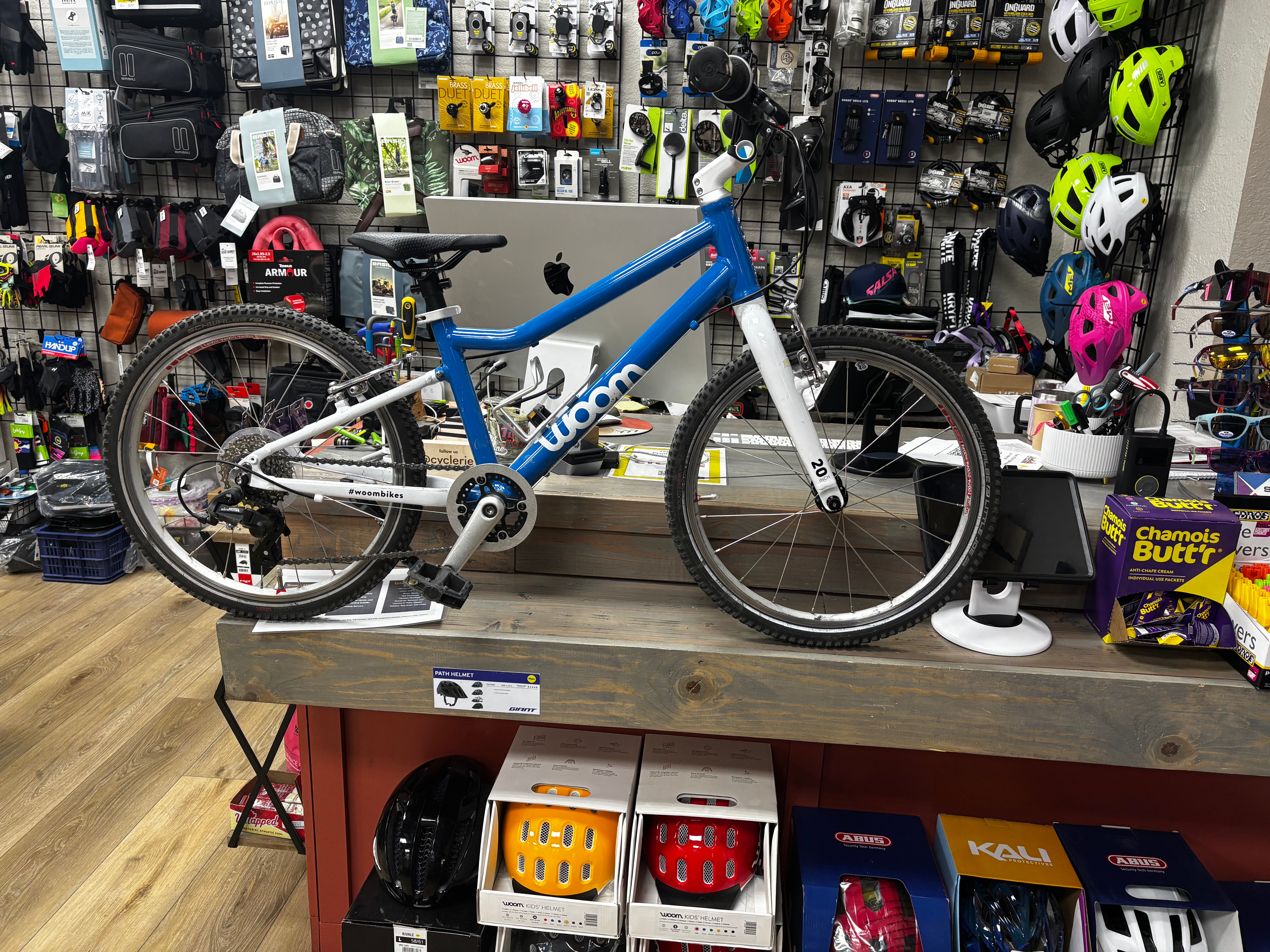 Used Woom 4 for Sale in Erie, CO - Ideal for Kids' Adventures on Bike Paths