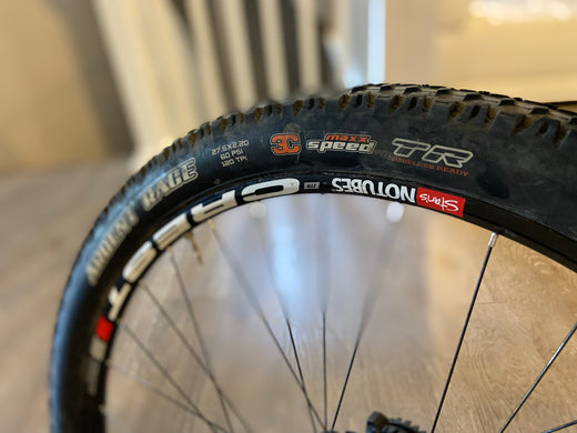 Picture of a tubeless tire from a gravel or mountain bicycle