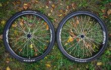 Load image into Gallery viewer, Berd Sparrow Carbon Gravel Wheels
